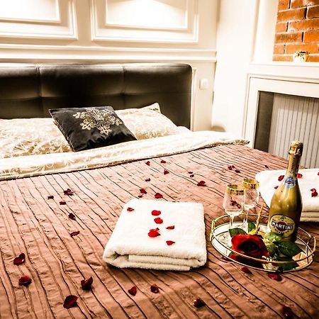 Luxury Jacuzzi Apartment Krakow Luaran gambar