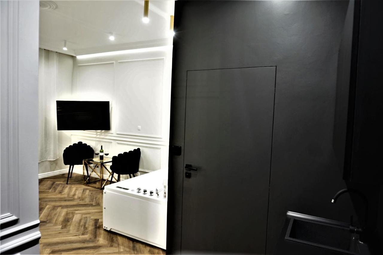 Luxury Jacuzzi Apartment Krakow Luaran gambar