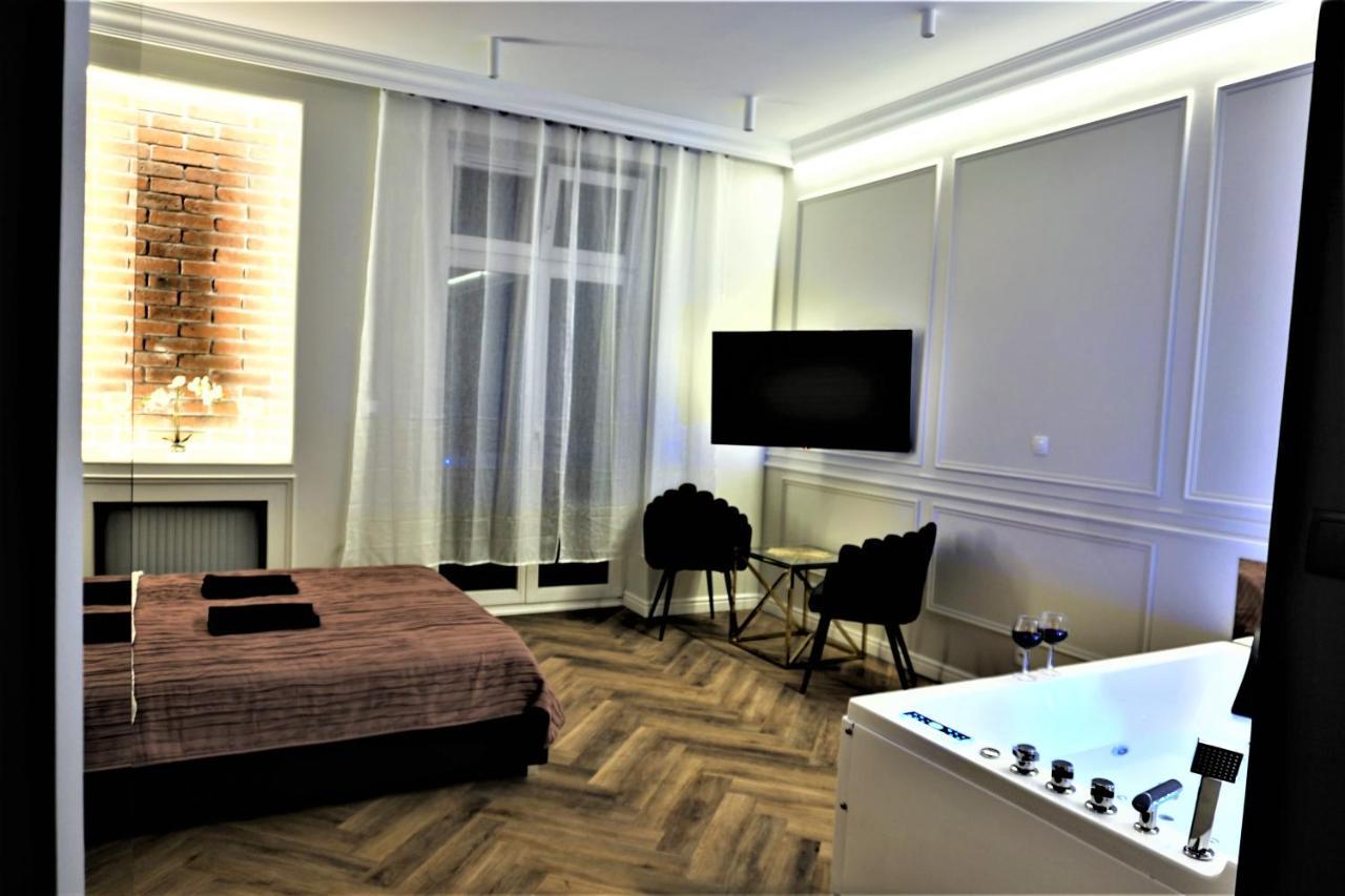 Luxury Jacuzzi Apartment Krakow Luaran gambar
