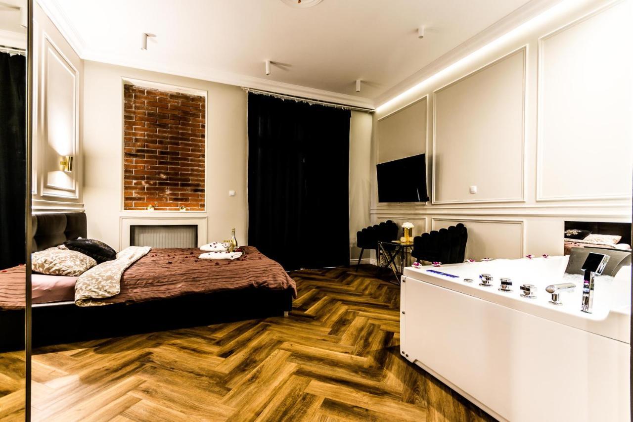Luxury Jacuzzi Apartment Krakow Luaran gambar